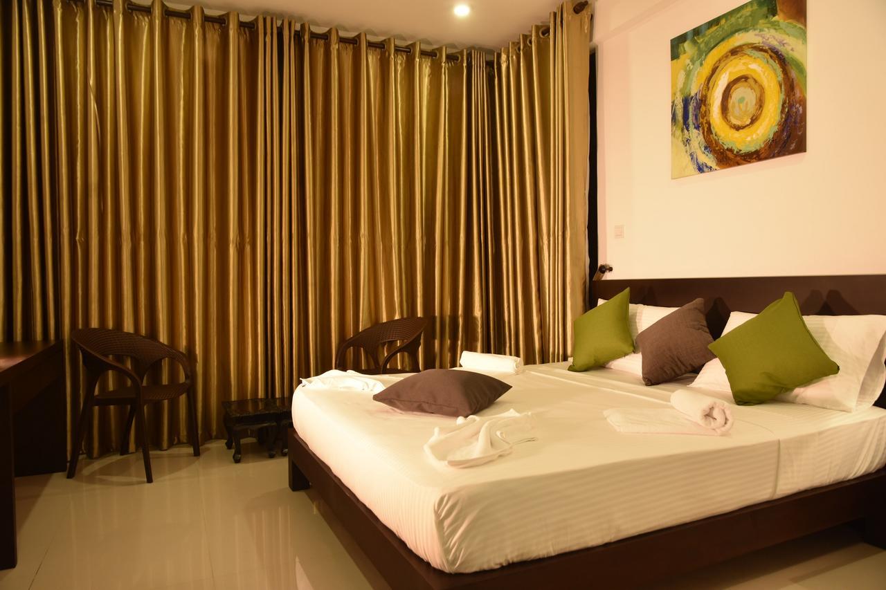 Lochana Beach Hotel Ettukala 외부 사진